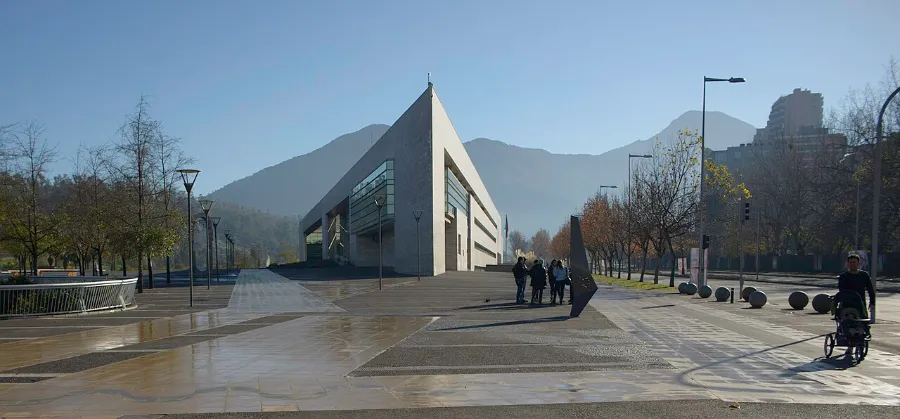 Municipalidad de Vitacura y Parque Bicentenario